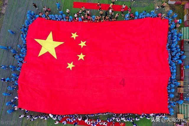 重庆单轨丝滑变轨火到国外，马斯克点赞评论：不可思议